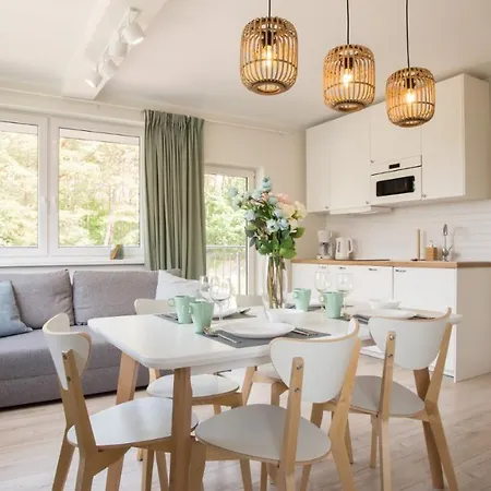 Nadmorski Klif Debina *