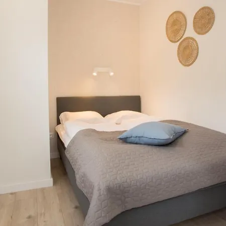 Nadmorski Klif Debina * Debina (Ustka)