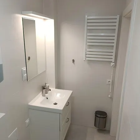 Nadmorski Klif Debina アパート *